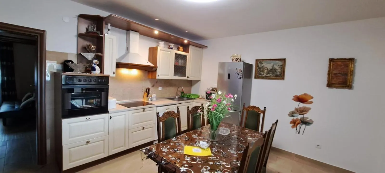 Apartments Dorde & Anna 파자나