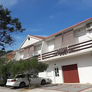 Irena Apartment Božava