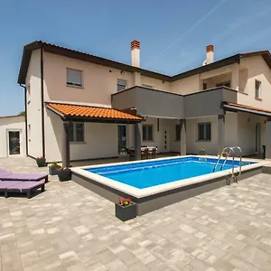  Apartment 4 Stars Apartments-pikula